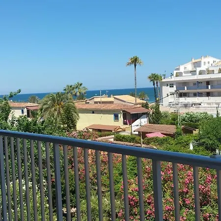 Primera Linea De Playa A 1km Del Puerto De