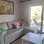 Primera Linea De Playa A 1km Del Puerto De Apartman *
