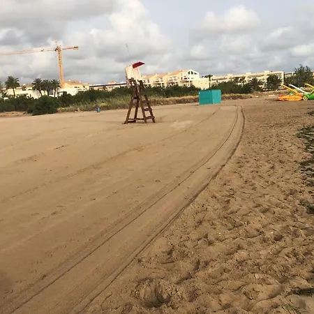 Primera Linea De Playa A 1km Del Puerto De *