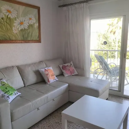 Primera Linea De Playa A 1km Del Puerto De Apartment *