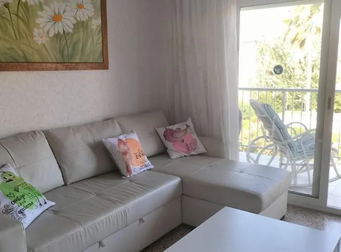 Primera Linea De Playa A 1km Del Puerto De Apartament *